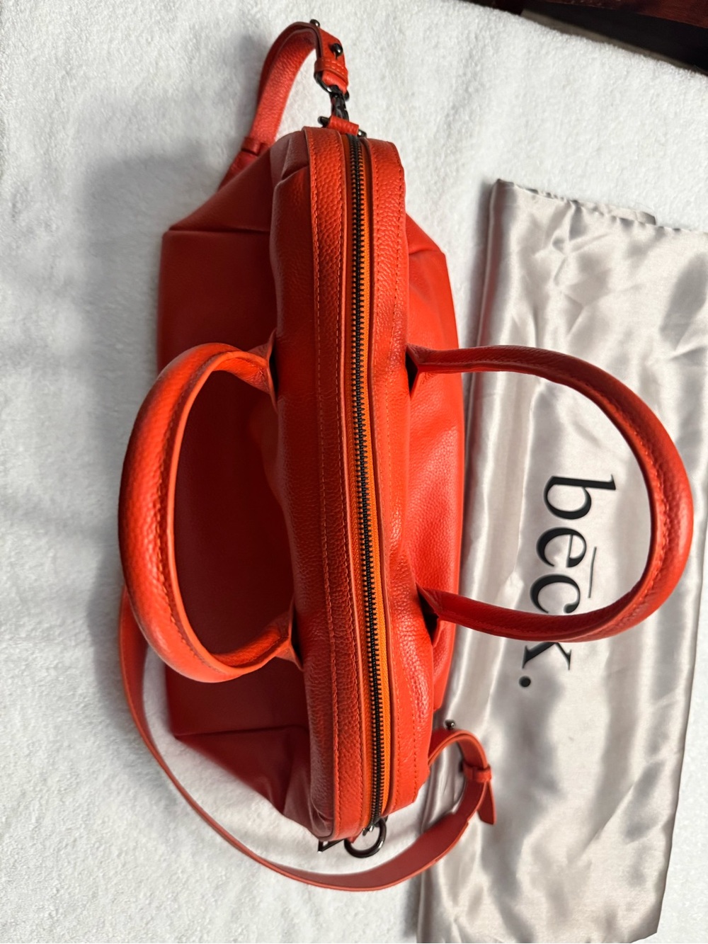 Beck: Hayes - Marie Orange leather bag with velvet interior
